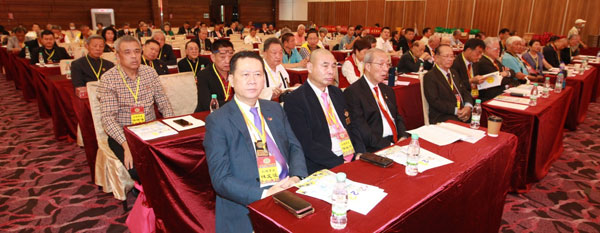 世界各地的林氏宗亲代表出席周日于莎阿南会展中心举行的世界林氏宗亲总会。