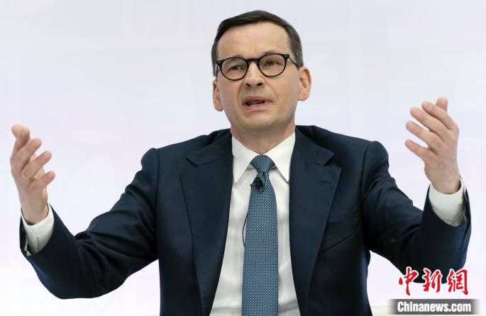 波兰内阁集体辞职 总理被授权组建新政府