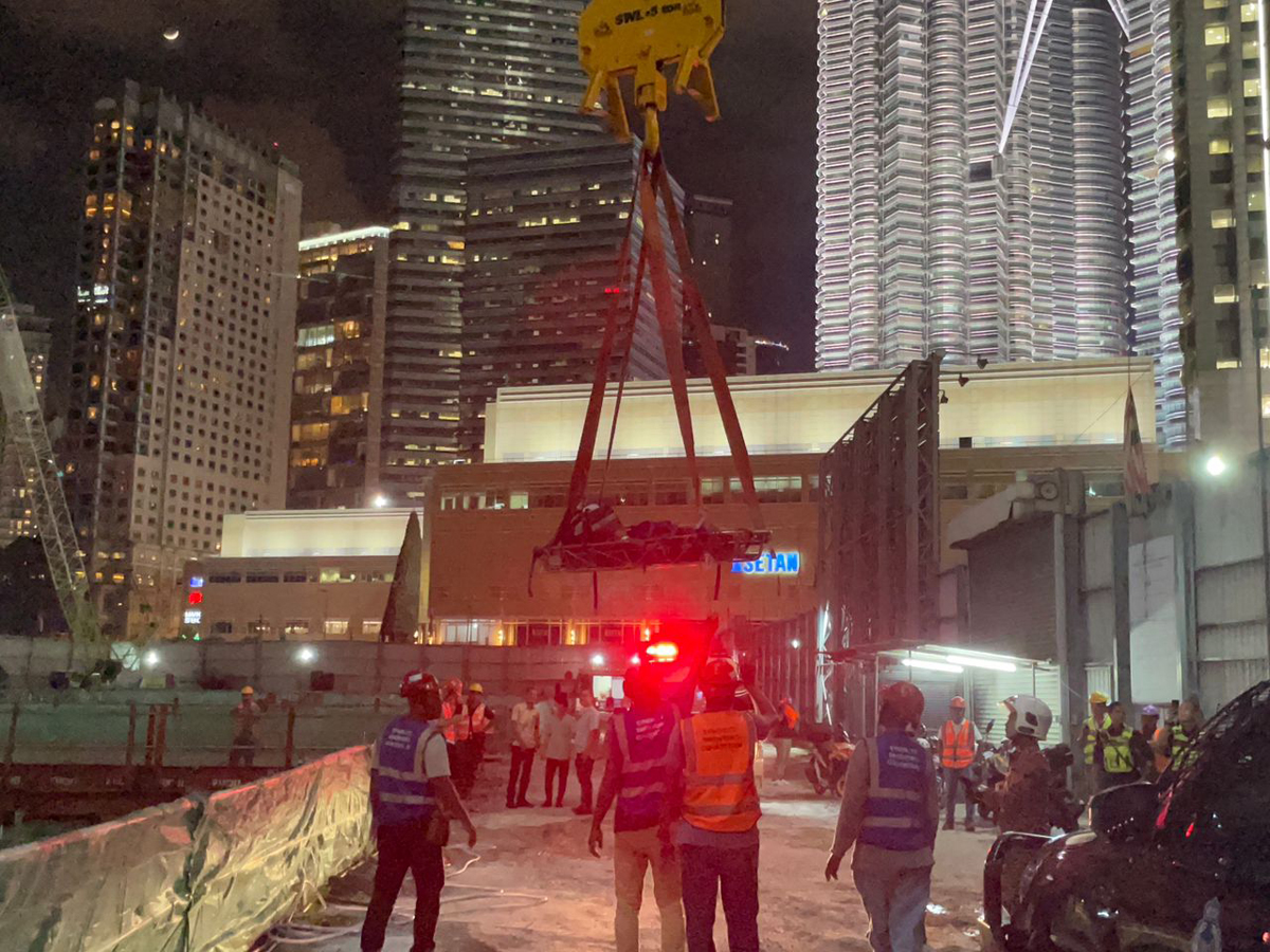 27岁青年操作塔式起重机时突然晕厥，消拯员到场救援后，证实对方已在空中逝世。