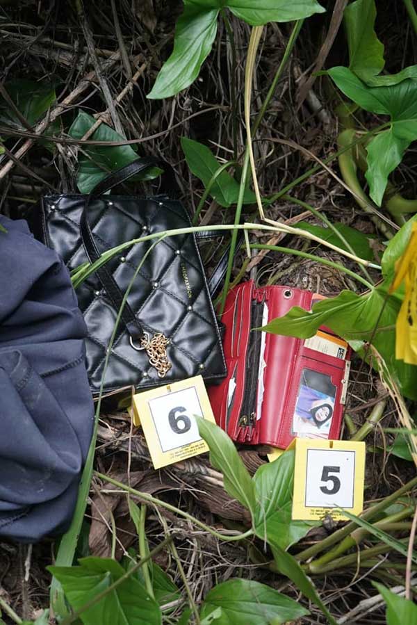 警方找到女死者的手提包和钱包。（图：警方）
