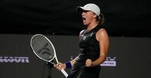 年终女网总决赛｜力挫萨巴伦卡  斯维泰克决战佩古拉