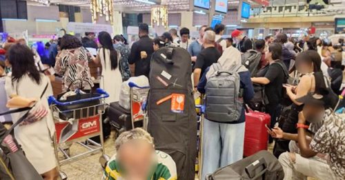 马航客机技术问题 乘客滞留孟买机场57小时