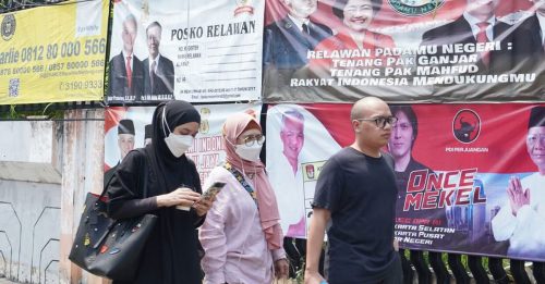 耶加达疫情升温 印尼吁民众居家快筛打疫苗