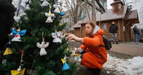 乌摒弃俄传统 首次12月25日过圣诞
