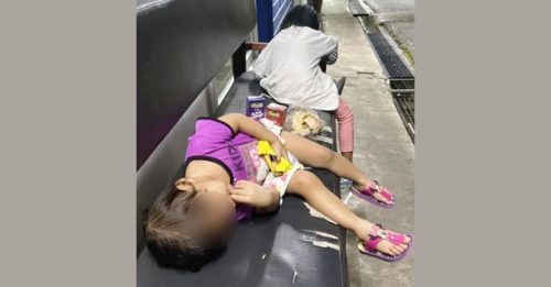 2小女童走失 送到警局 哭找妈妈