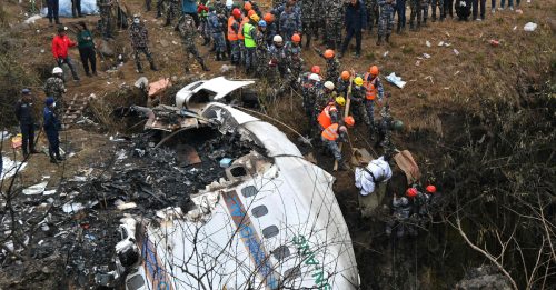 尼泊尔客机坠毁｜调查出炉 机师搞错操纵杆 切断动力失速