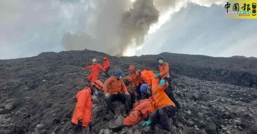 印尼火山喷发 死亡增至22人