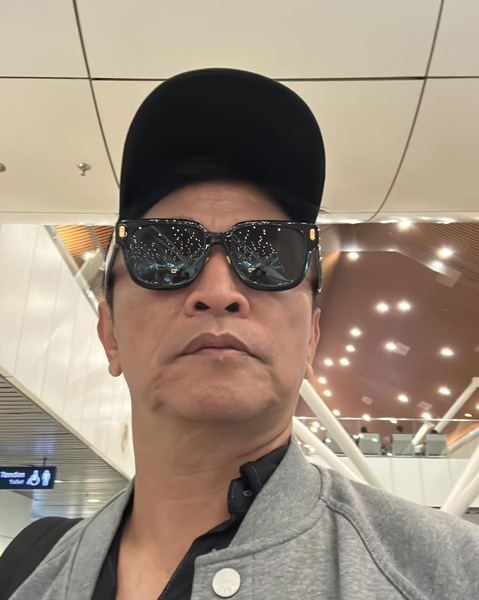 吴宗宪在吉隆坡国际机场留影。