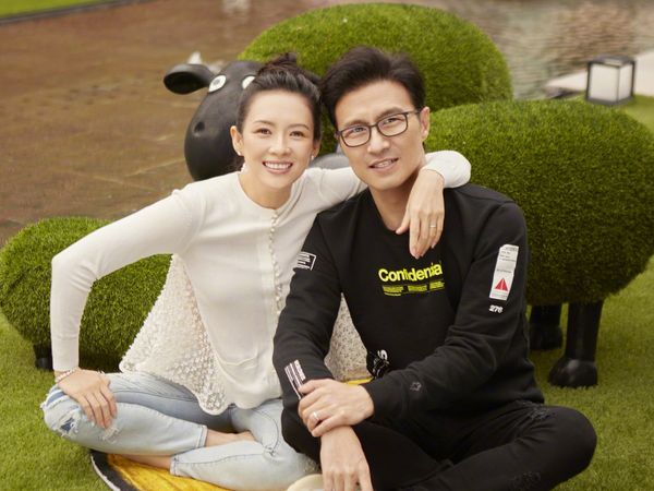 汪峰和章子怡离婚，消息传出后直冲微博热搜。