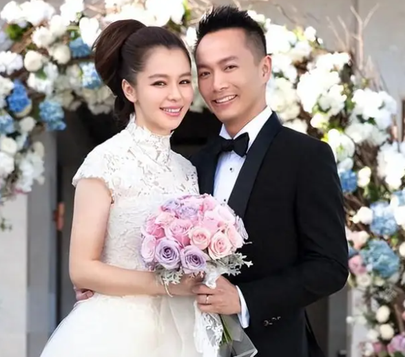 徐若瑄和李云峰因不敌双方差异，结束9年婚姻。