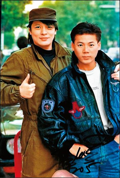 巫启贤（右）当年是刘文正（左）一手提拔的男弟子。