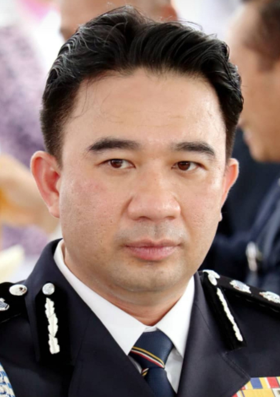 谢鸿方：嫌犯叫不醒女死者后自残。