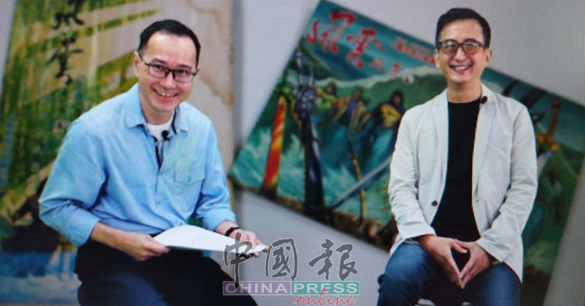 马荣成（右）接受本报副总编辑陈智涌的访问，其间交流愉快。