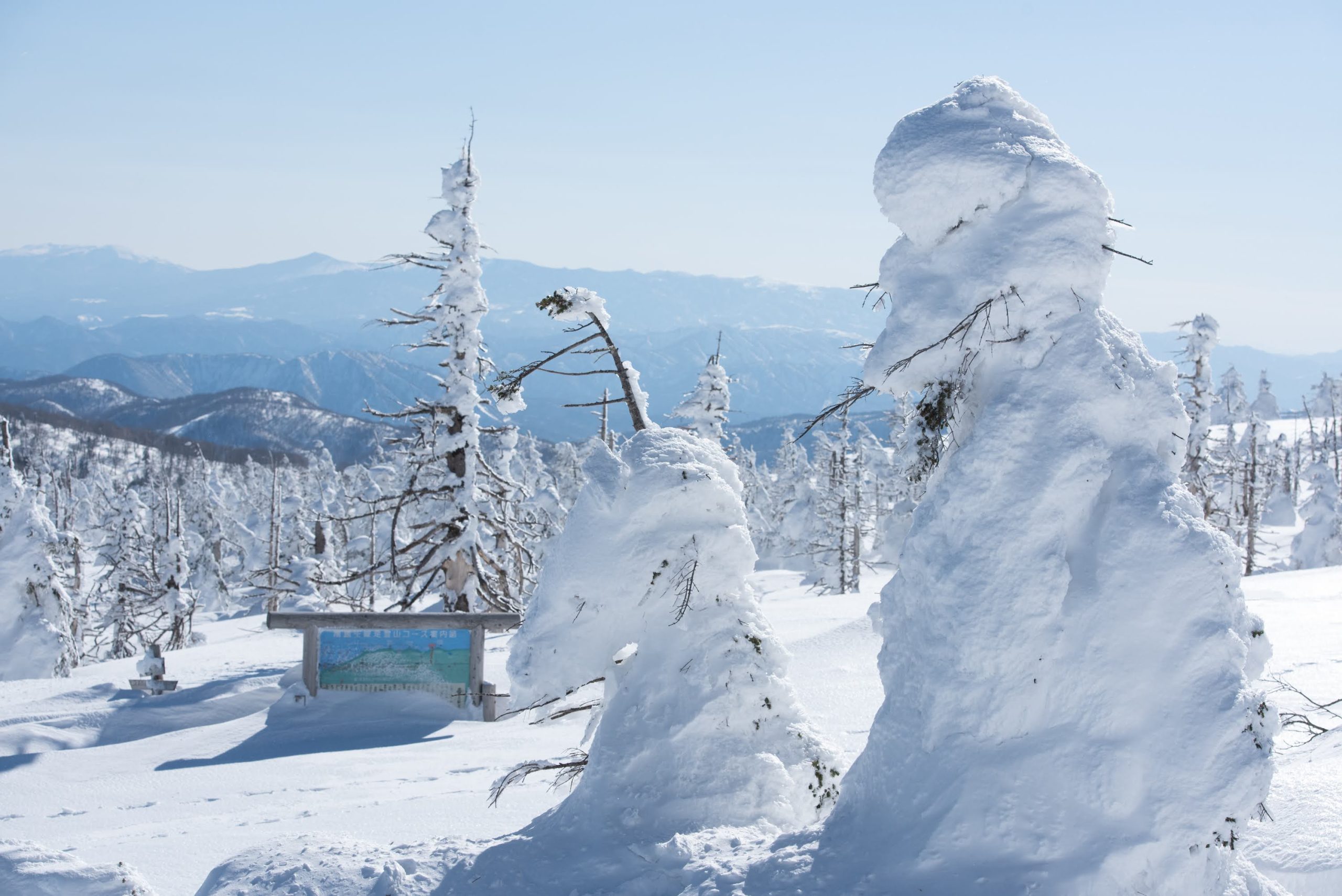 ■在日本，只有冬季东北才会有这样宝贵的冰雪奇景哦！