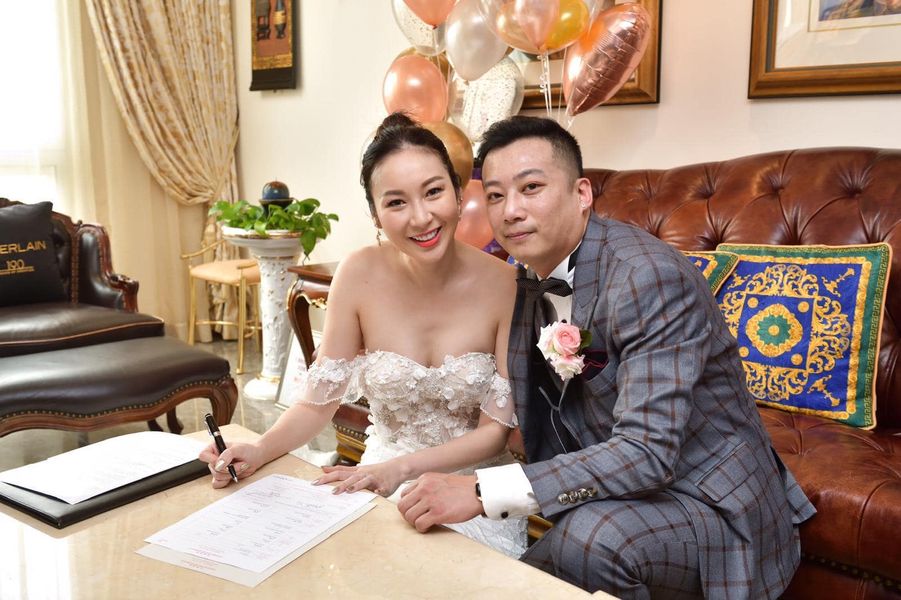 庄思敏曾与台湾珍珠奶茶店老板杨秉逸有过一段婚姻。