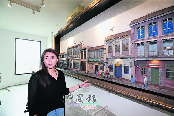 孙韵婷的父亲经营雕塑与设计公司，她毕业后加入公司，负责业务发展事务。