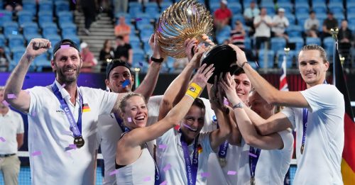 联合杯网球团体赛｜兹维列夫男单混双建功  德国2比1力挫波兰夺冠