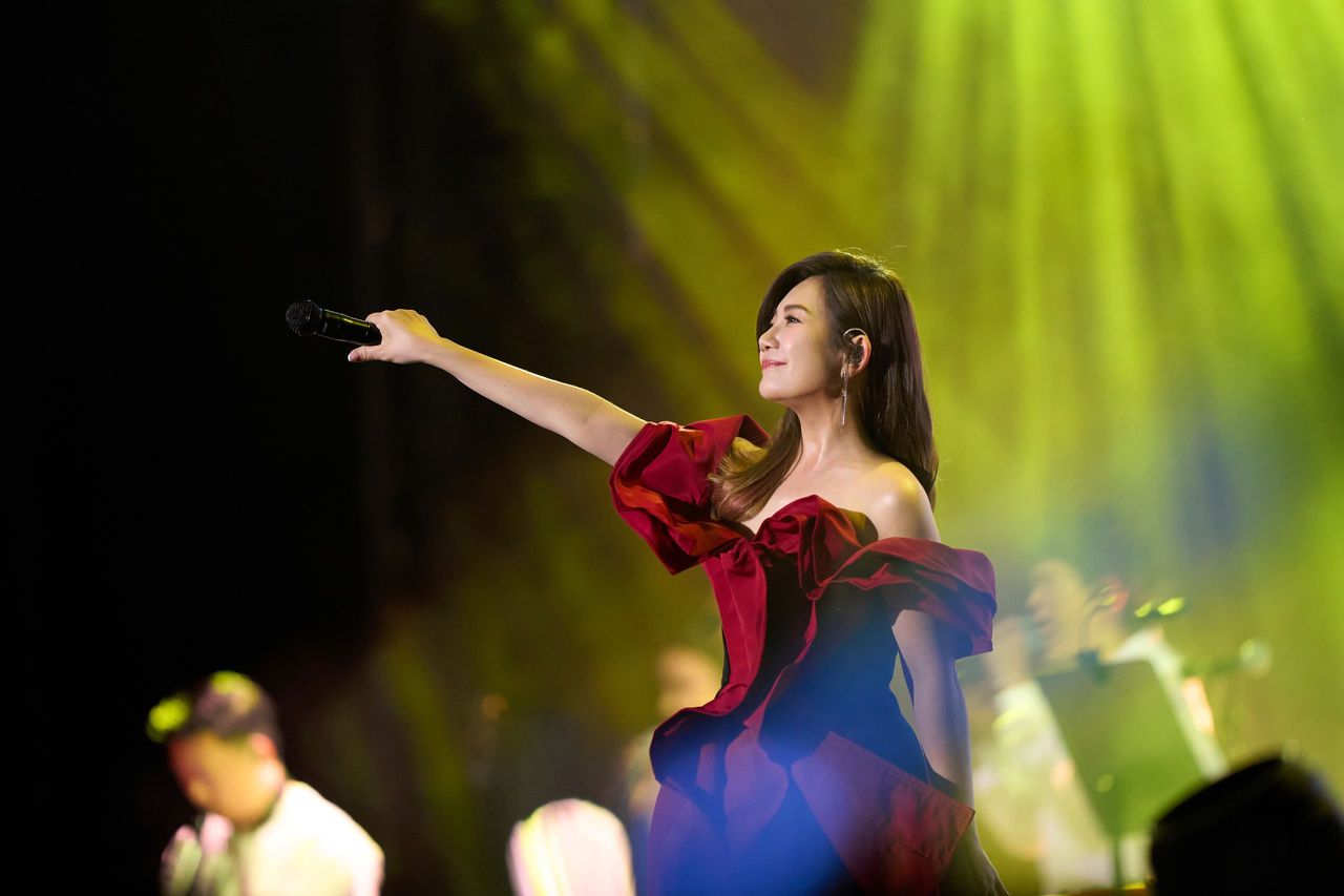 梁静茹举行5场《情歌本格派》海外音乐会。