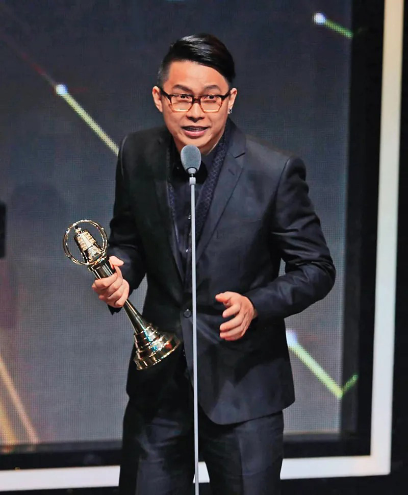 柯汶利出生于槟城，凭短片《自由人》勇夺金钟奖迷你剧集╱电视电影及导演奖，一箭双雕。