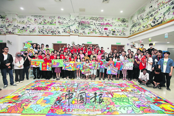 《艺起彩绘年画》活动吸引逾300人参加。