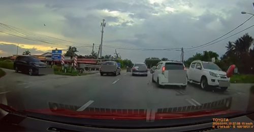 “國民戰車”大道莽駛連撞2車 警追緝45歲女司機