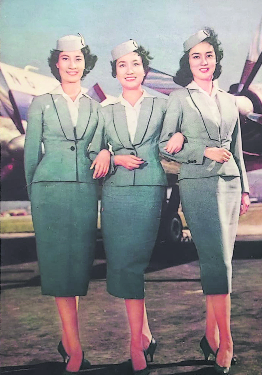 ■电懋1957年彩色片《空中小姐》剧照。右起：叶枫，葛兰，苏凤。