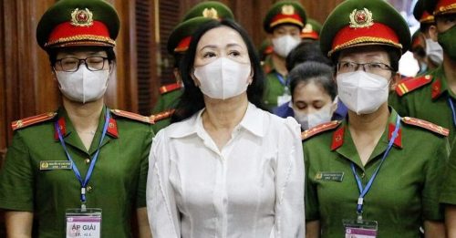 越南女首富贪腐案 检方要求判她死刑