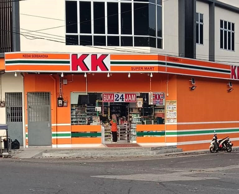 KK袜子风波｜利民达新村KK便利店 22小时后解封了