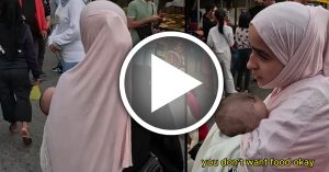 妇女斋戒月市集乞讨 游客送食物遭拒 表明要CASH｜附音频