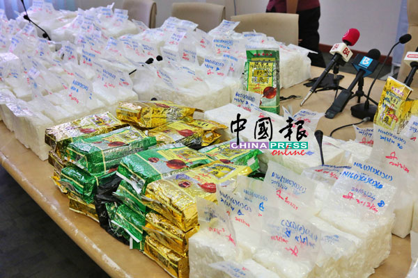 贩毒集团以茶叶包装掩饰，试图将大批毒品通过海运至他国。