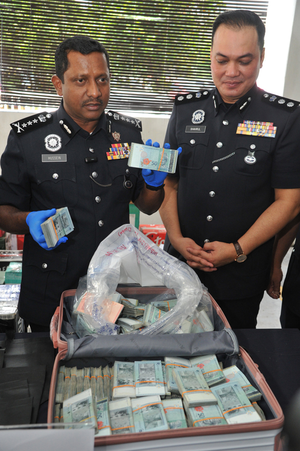 Part 2｜不为50万巨款所动 正直保安 全网夸赞