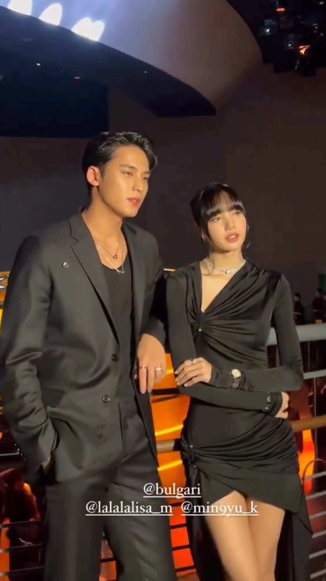 SEVENTEEN成员金珉奎与BLACKPINK Lisa在时尚活动相遇。