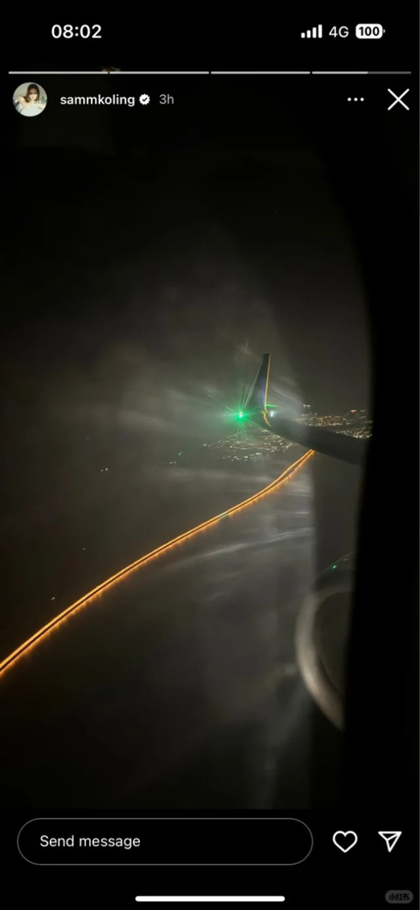 高海宁PO出机上拍的夜空照。