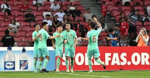 世界杯入选赛｜“新加坡门将卖椰浆饭” 中国球迷：不是职业球员？
