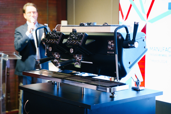 Barista Attitude的Tempesta咖啡机，结合设计、职人工艺与高科技，致力给予追求完美意式咖啡的咖啡师提供最好上手又精致实用的利器，更是经顶尖技术所诞生的产物。