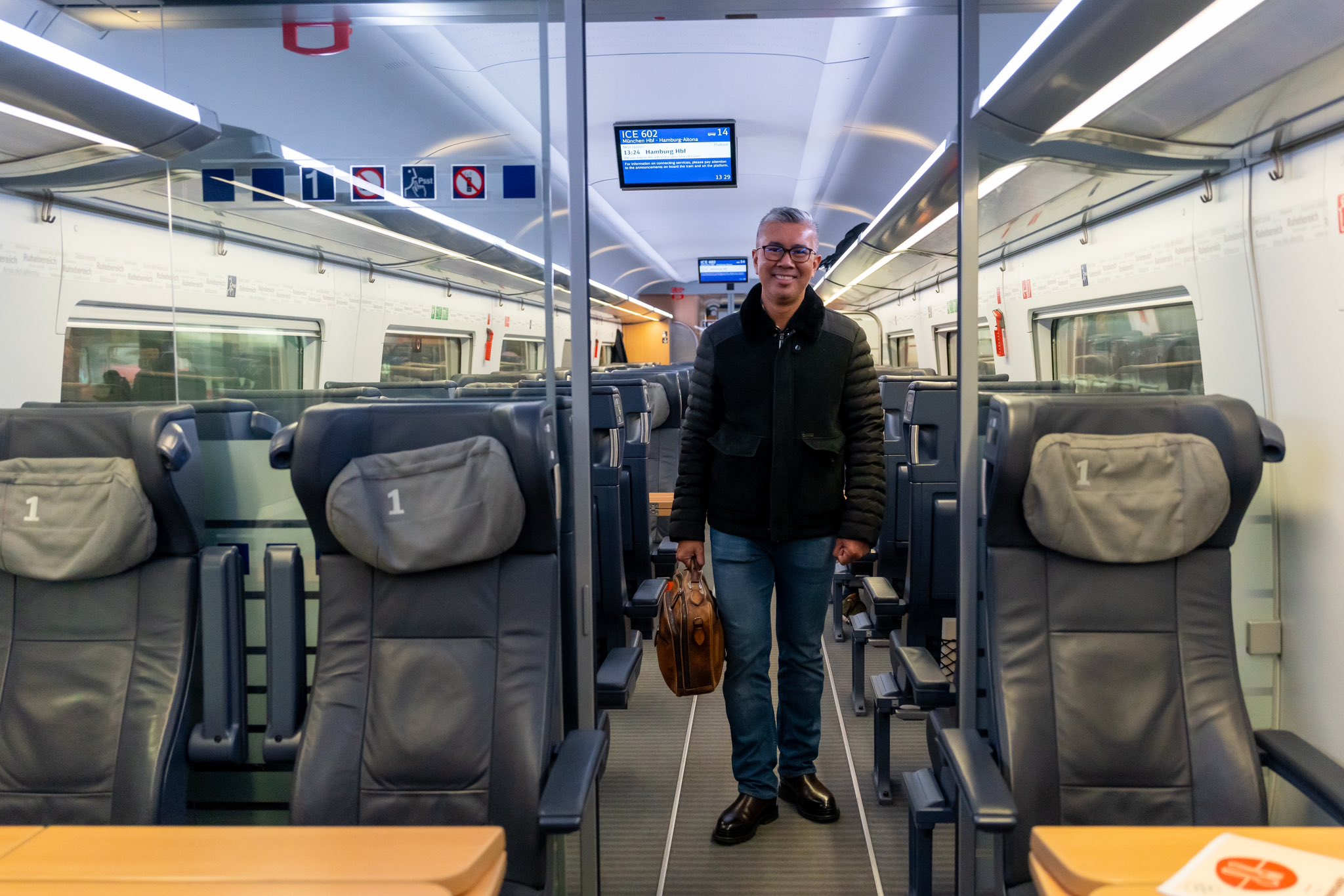 东姑扎夫鲁分享在德国搭火车的经历。