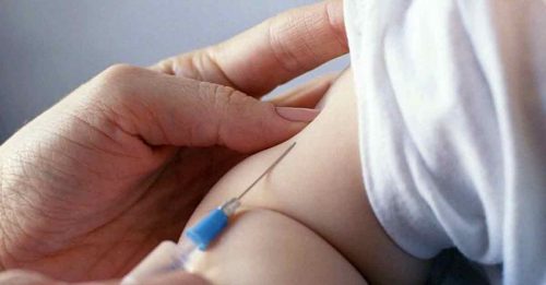 接种疫苗后发烧 抢救14天 2月大男婴夭折