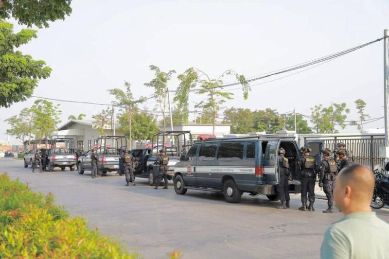 闯别墅打劫 杀屋主后逃不掉 匪徒举枪自尽