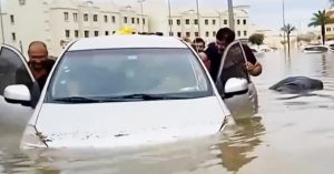 迪拜暴雨成灾 清理工作需耗资47.8亿