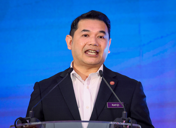  Menteri Ekonomi Rafizi Ramli 