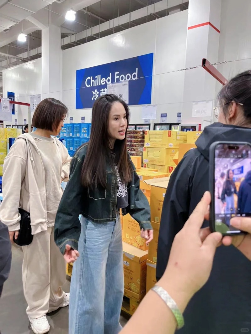 李若彤逛超市被偶遇。