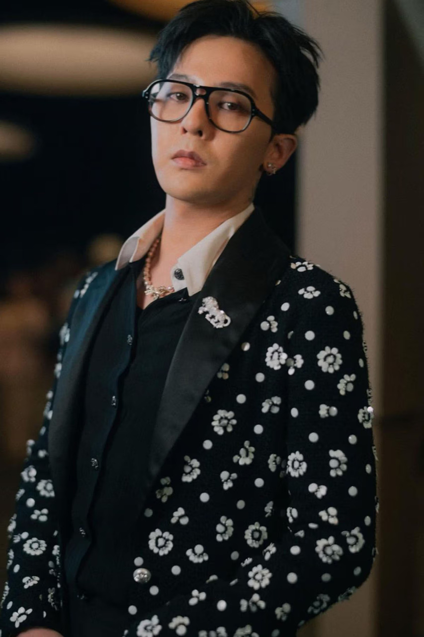 G-Dragon因帅气外型及绝佳的创作才华受到一票粉丝追捧。