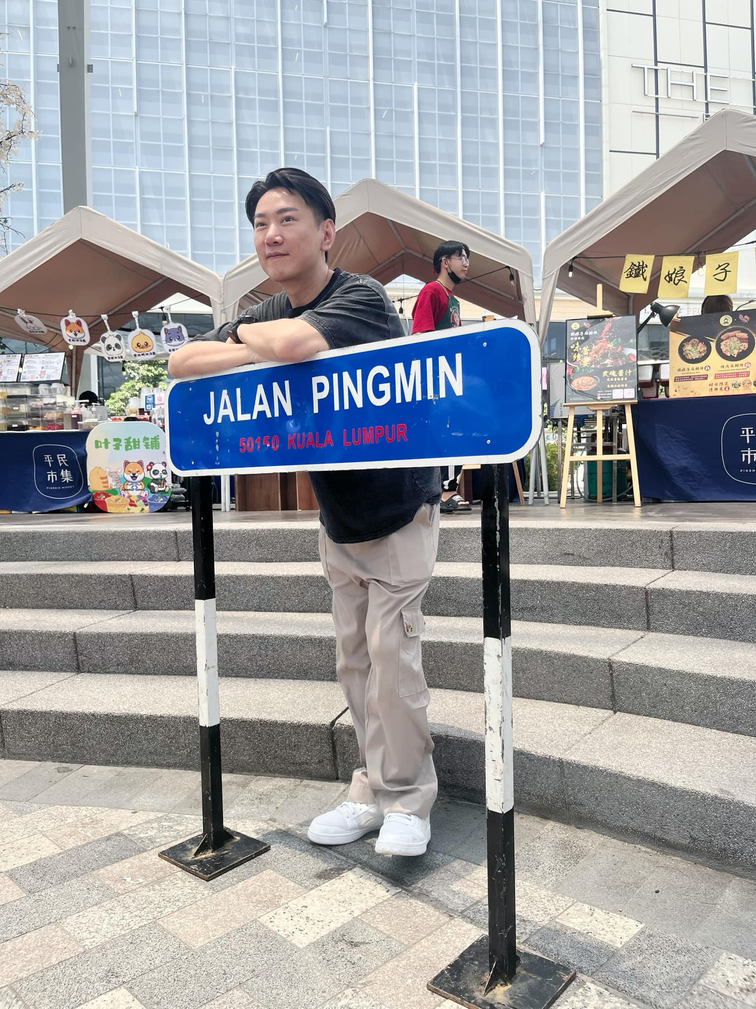 前DJ酒吧遭扇背 高EQ处理获网赞