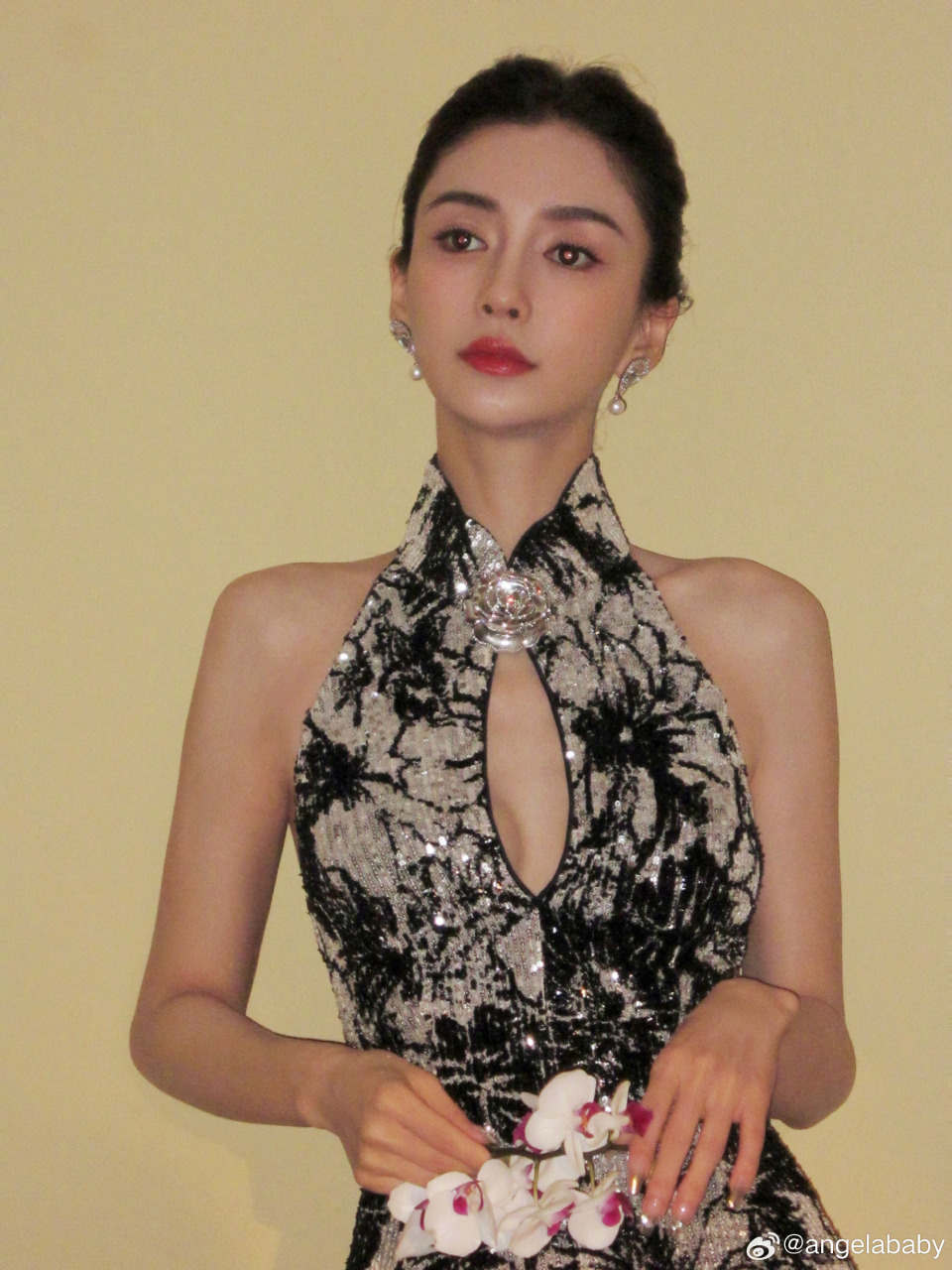 网友怀疑《奔跑吧》消费Baby。