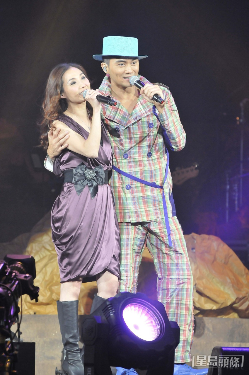 许秋怡曾现身张智霖演唱会，合唱两人当年走红歌曲《现代爱情故事》。