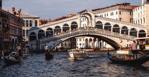 威尼斯4月底試行 不過夜旅客 須付入城費25.7令吉