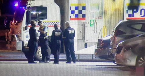 街头持刀斩人 澳洲16岁少年被警方击毙