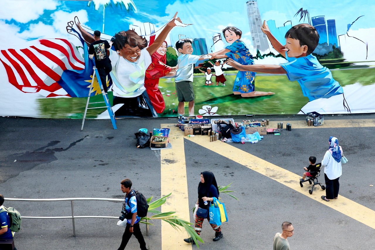 北马区全民昌明活动展现团结壁画 多元民族儿童和乐融融耍闹嬉戏