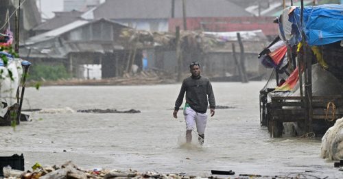 强气旋袭 印度孟加拉 16死 百万人避难