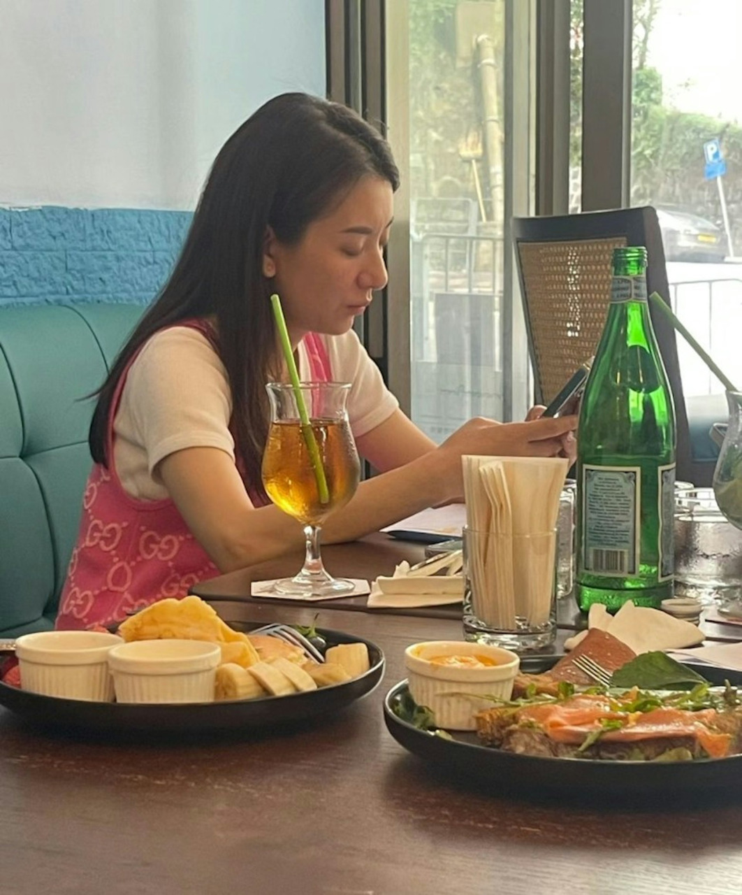 方媛近日被拍到鼻子忽然变大，遭疑似怀有第3胎。